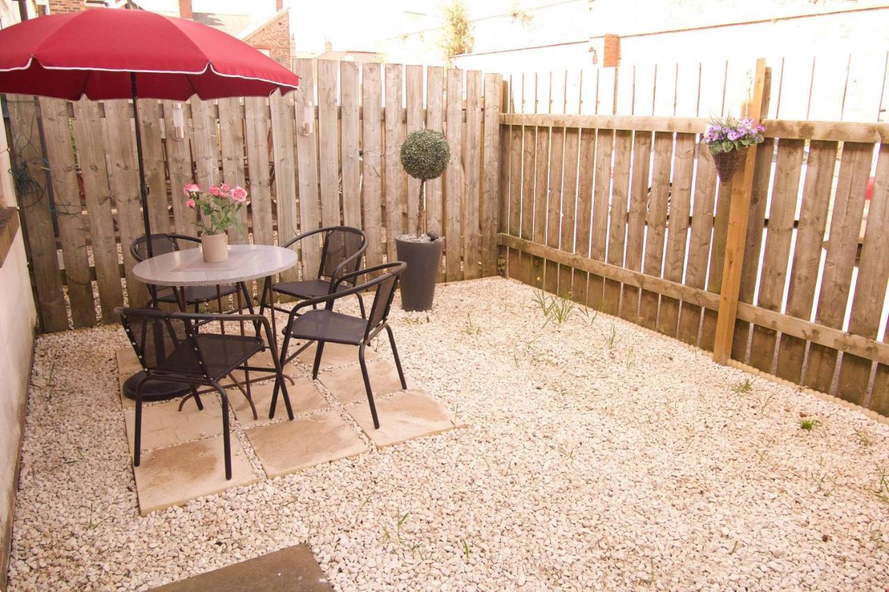 York City Centre, Recently Renovated 2 Bedroom Flat Eksteriør billede