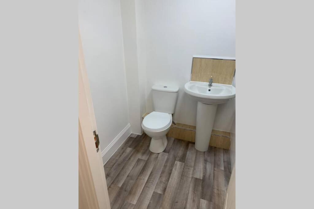 York City Centre, Recently Renovated 2 Bedroom Flat Eksteriør billede