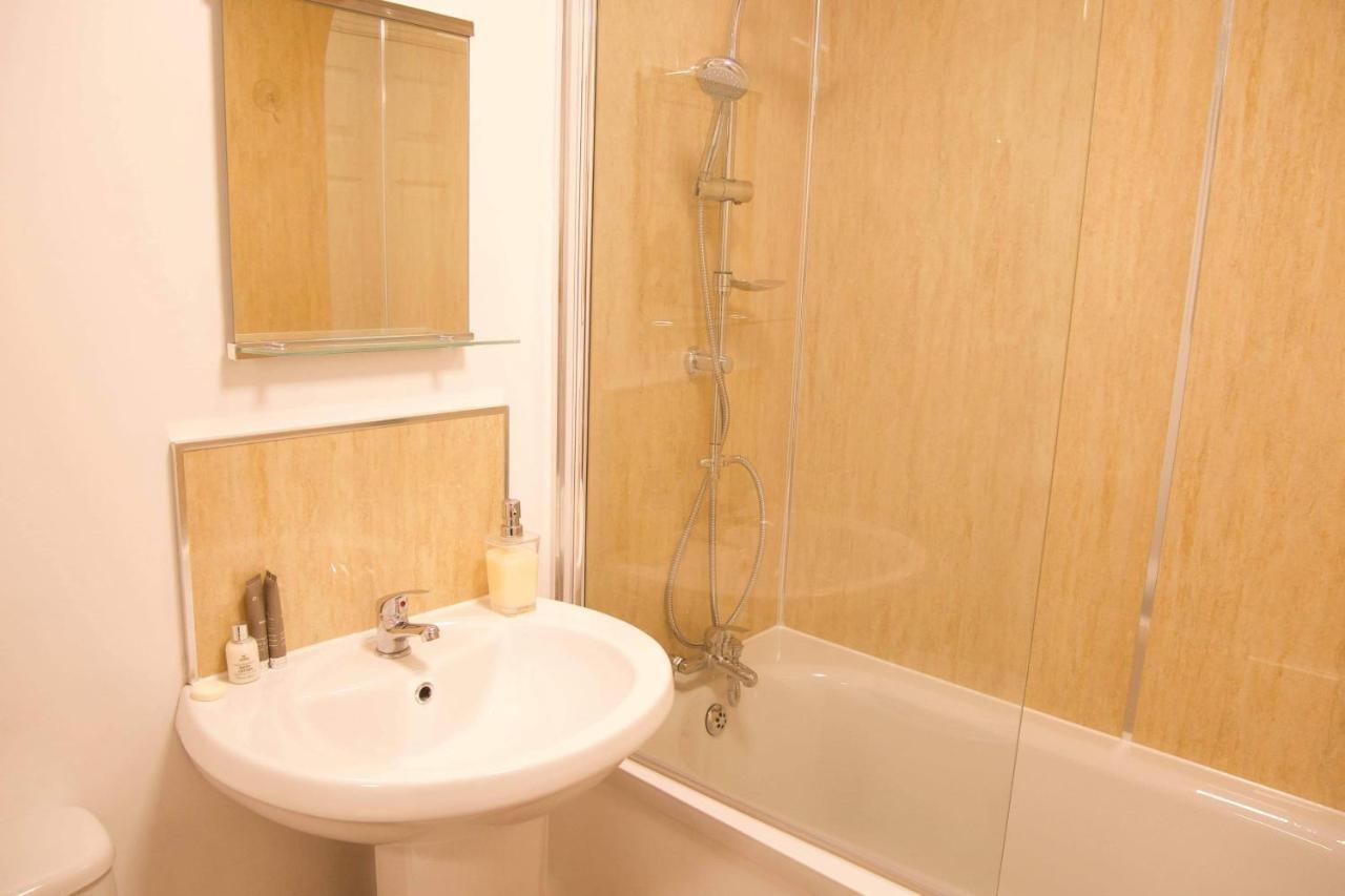 York City Centre, Recently Renovated 2 Bedroom Flat Eksteriør billede